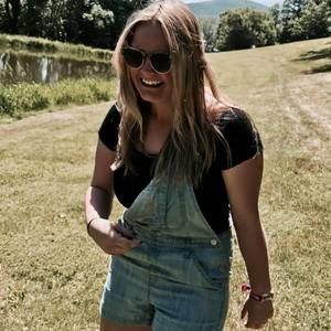 Meet your Posher, Fallon